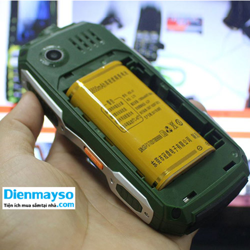 Điện thoại Land Rover C999 xem tivi
